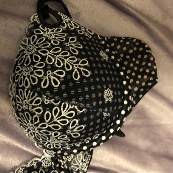 SOLD Victoria’s Secret Black & White Polka Dot Bra - Picture 2 of 6